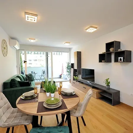 Carruba Apartman *